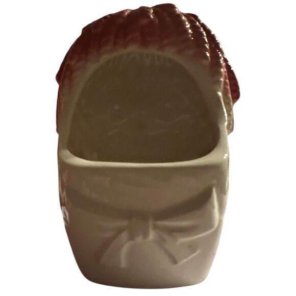 Vintage Raggedy Ann ceramic doll planter. Japan. 5 1/2 wide & 4 1/2 wide. Rare - Picture 4 of 6